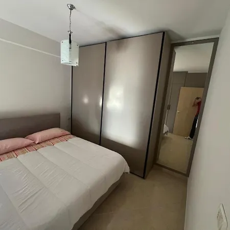 Casa Del Mar 6 - First Line Sea View, Vollga Appartement *